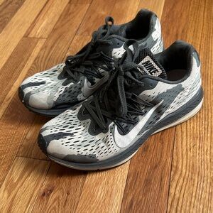 Nike Zoom Winflo Camo Sneakers